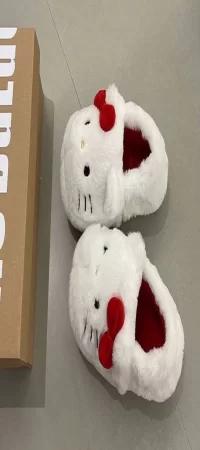 Hello Kitty Yumuşak Tüylü Peluş Panduf Terlik (ÖN SİPARİŞTİR!)