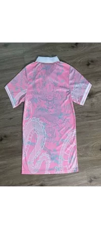Pembe Kitty FORMA Madrid Dragon Jersey Beyaz Düğmeli Yaka T-shirt