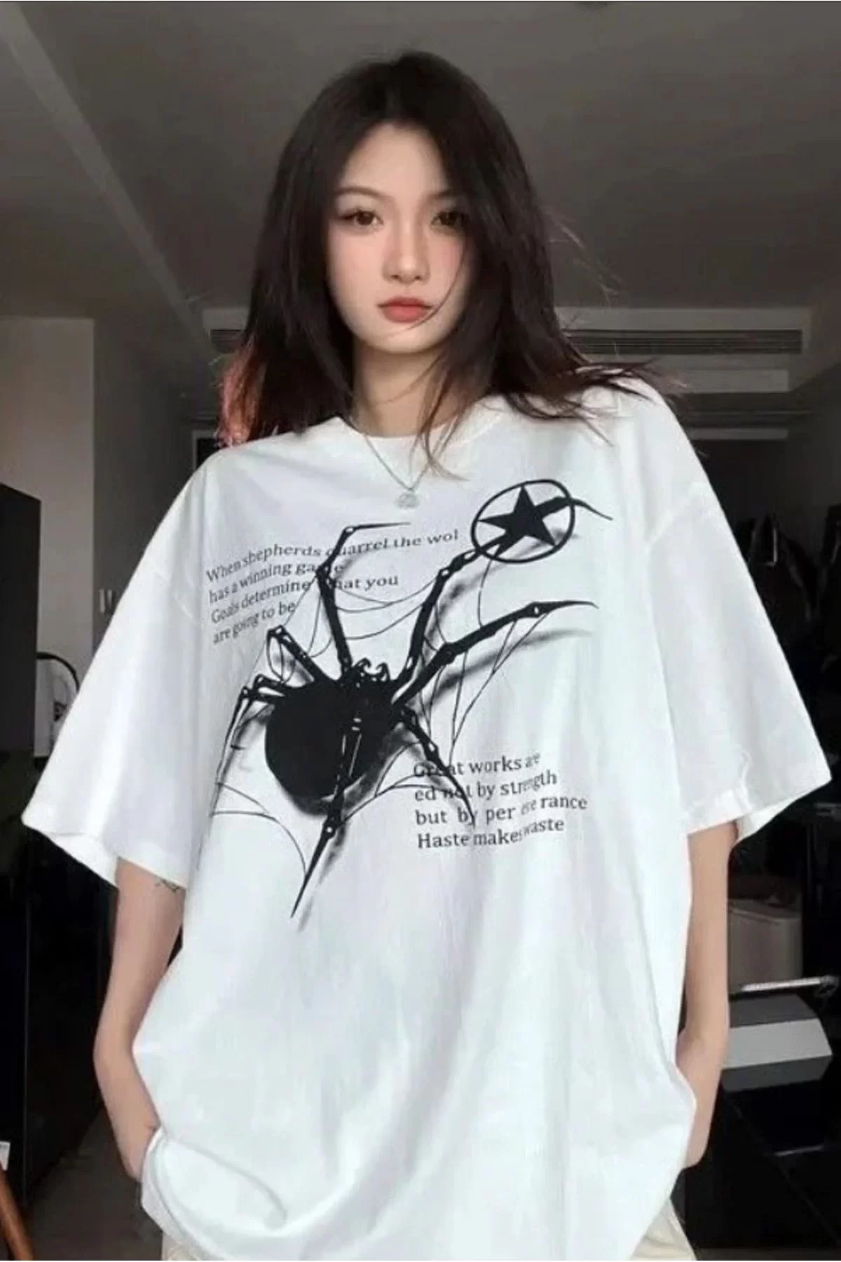 Beyaz Unisex Örümcek Yazılı T-Shirt