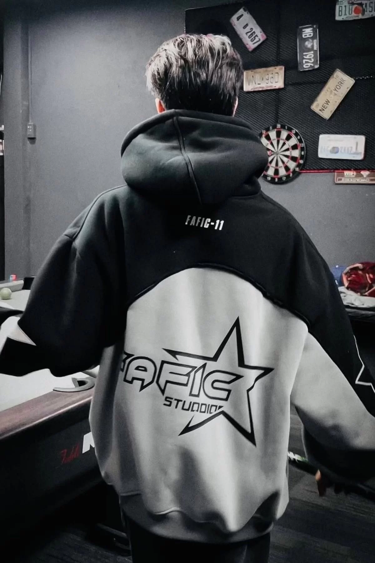 Siyah Star Fafic Studdio Beyaz Parçalı Kapüşonlu Sweatshirt
