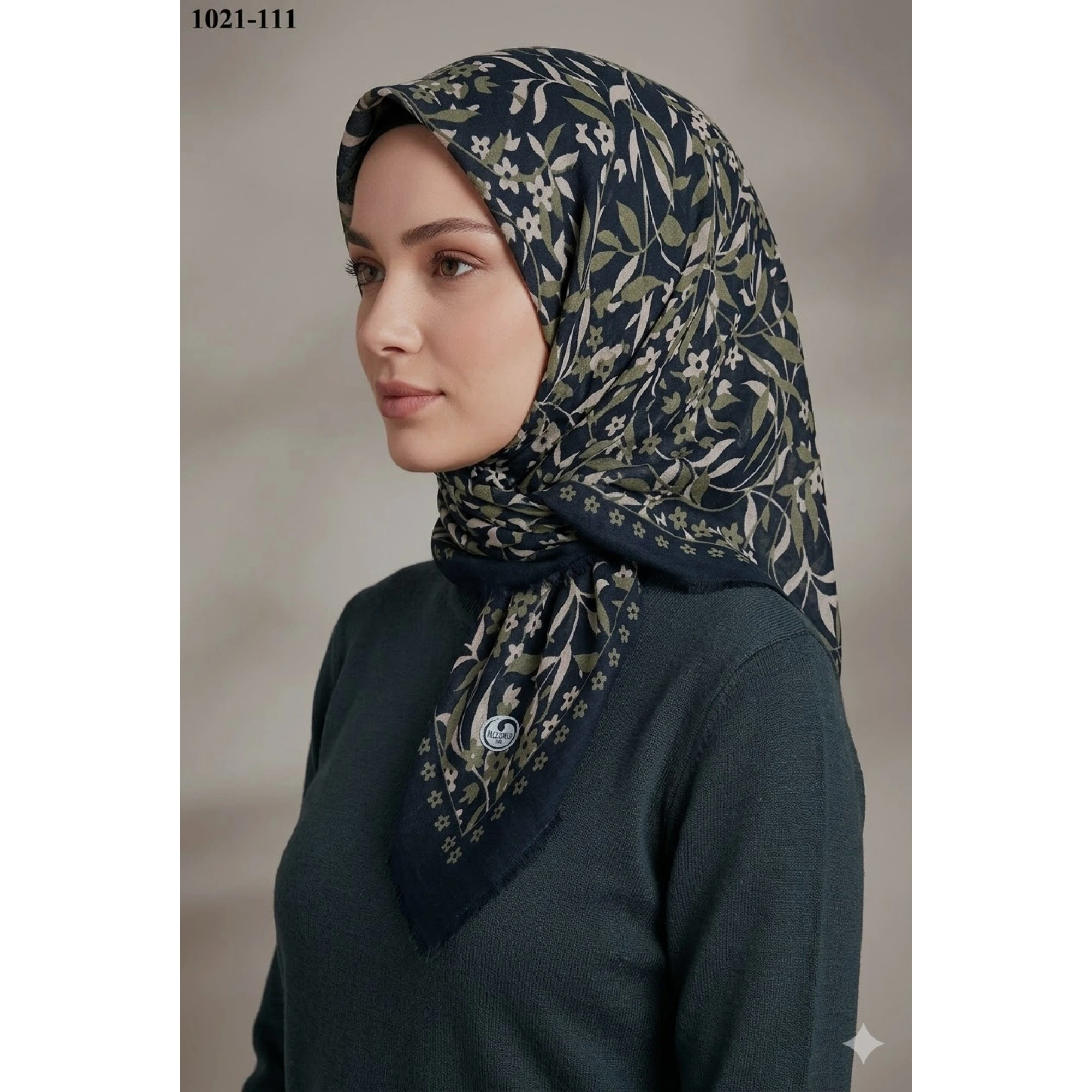 Huzurlu İpek Desenli Flamlı Pamuk Eşarp 1021-111