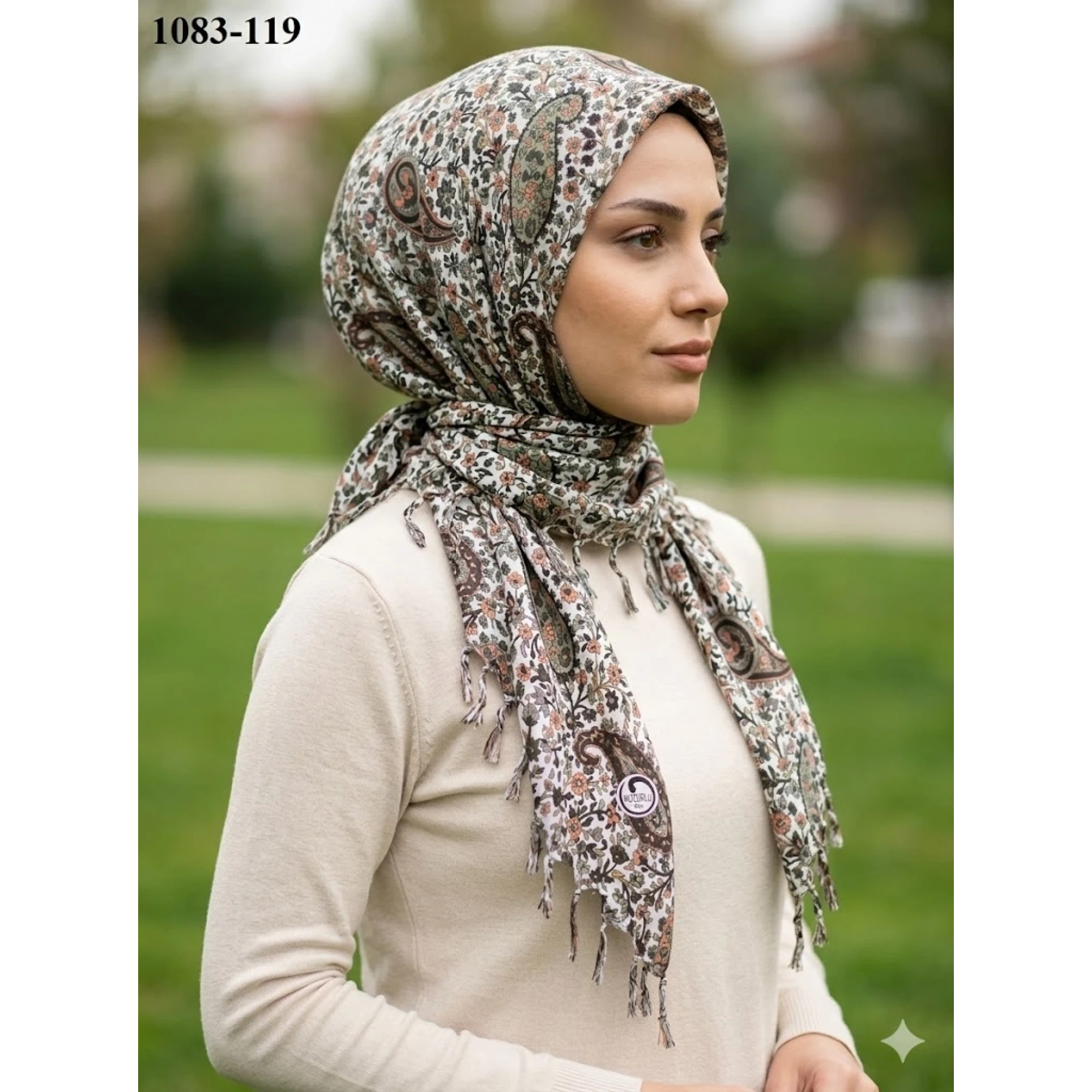 Huzurlu İpek Desenli Sökme Boncuklu Eşarp 1083-119