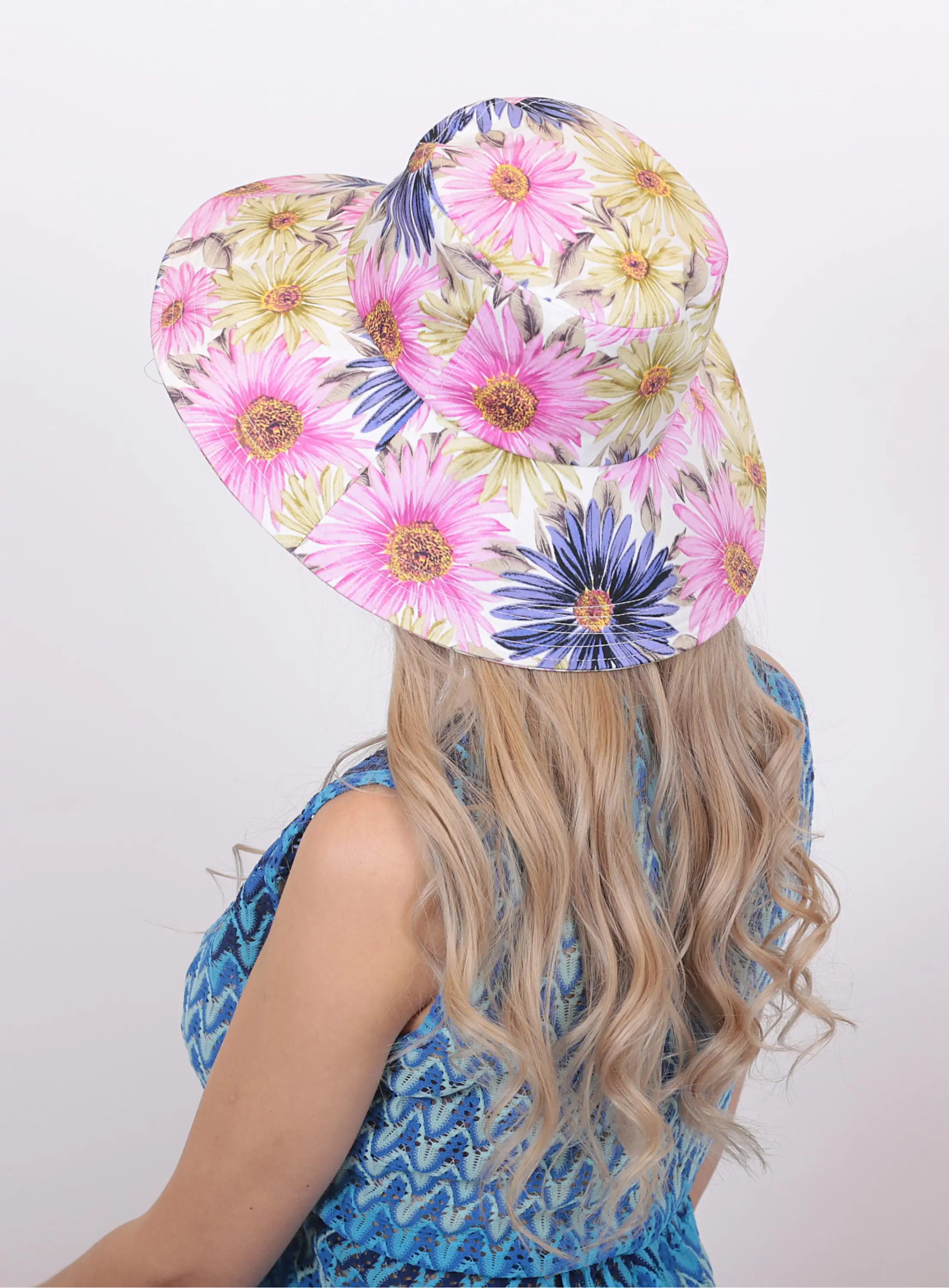 Gerbera Çiçek Desenli Geniş Kenarlı Kadın Plaj Şapkası - Kadın Çiçek Baskılı Pembe Şapka 1322