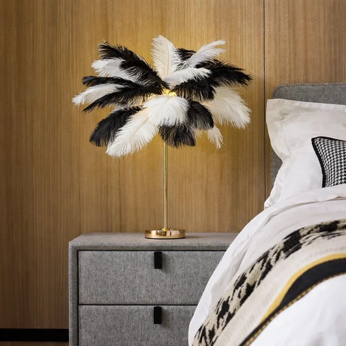 Siyah Beyaz Deve Kuşu Tüyü Masa Lambası