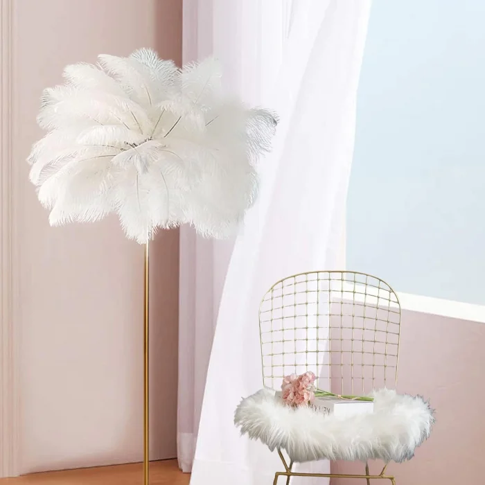 Beyaz Deve Kuşu Tüyü Lambader