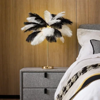 Siyah Beyaz Deve Kuşu Tüyü Masa Lambası