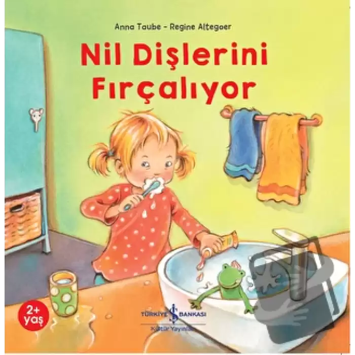 Nil Dişlerini Fırçalıyor