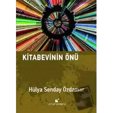 Kitabevinin Önü