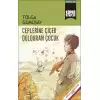 Ceplerine Çiçek Dolduran Çocuk