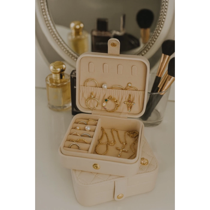 Deri Mini Baklava Desenli Seyahat Takı Bijuteri Mücevher Kutusu Organizer Düzenleyici 11,5cm Krem İthal Ürün