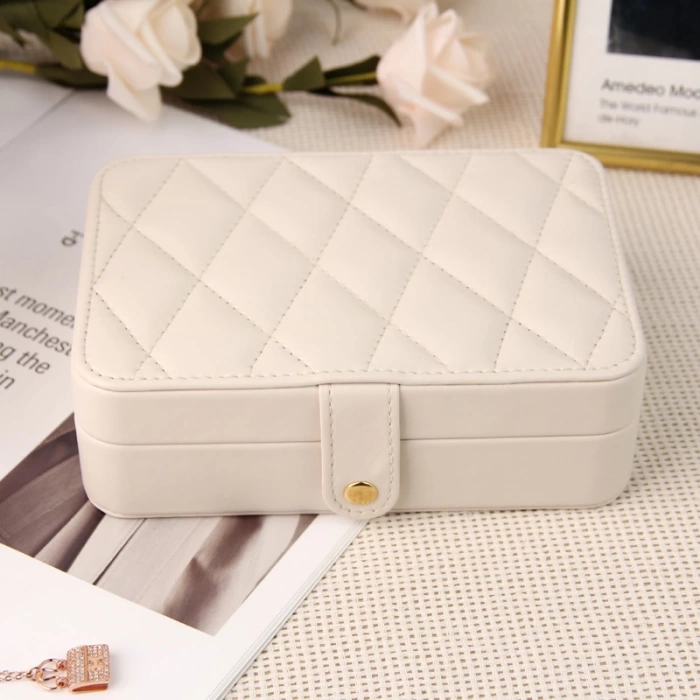 Deri Baklava Desenli Seyahat Takı Bijuteri Mücevher Kutusu Organizer Düzenleyici 16cm Krem İthal Ürün