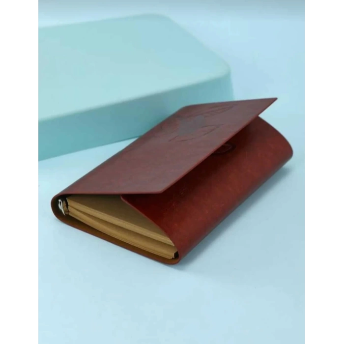 Yaprak Baskılı Deri Kapaklı Özel Tasarım Hediyelik Deri Kaplı Ajanda Anı-Not Defteri Kırmızı İthal Ürün 14x11cm