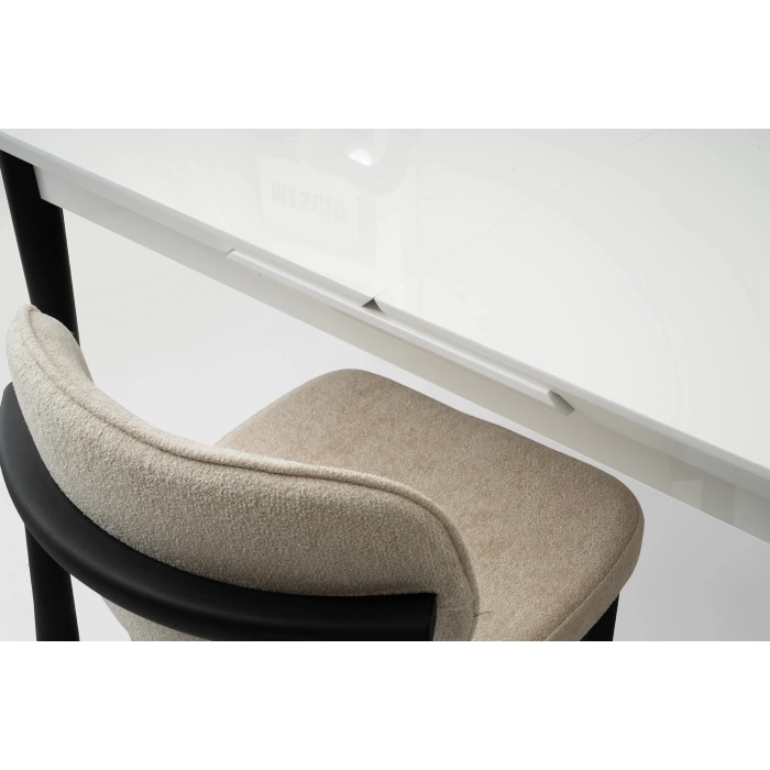 Ortadan Açılır Büyüyen Yemek Masası Beyaz 80x130cm Beyaz - Siyah Ayaklı