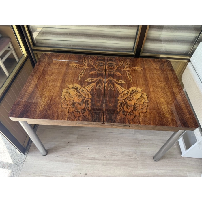 Yanlardan Açılır Büyüyen Kelebek Cam Mutfak Masası 80cm x 130cm Ceviz Çiçek
