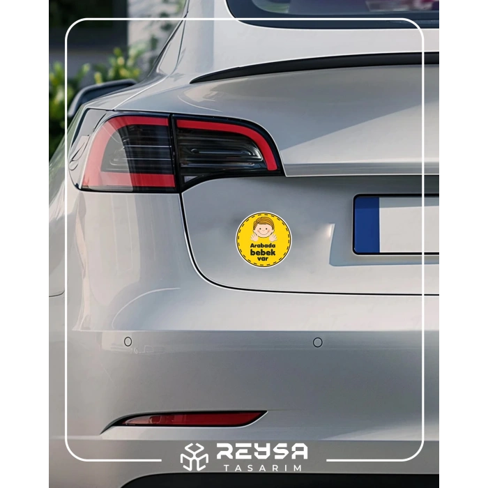 Arabada Bebek Var Sticker 4 10x10 cmRenkli Sticker