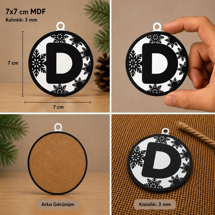 D Harf Yılbaşı Süsü – MDF Çam Ağacı Desenli Asılabilir Dekor (7x7 cm)