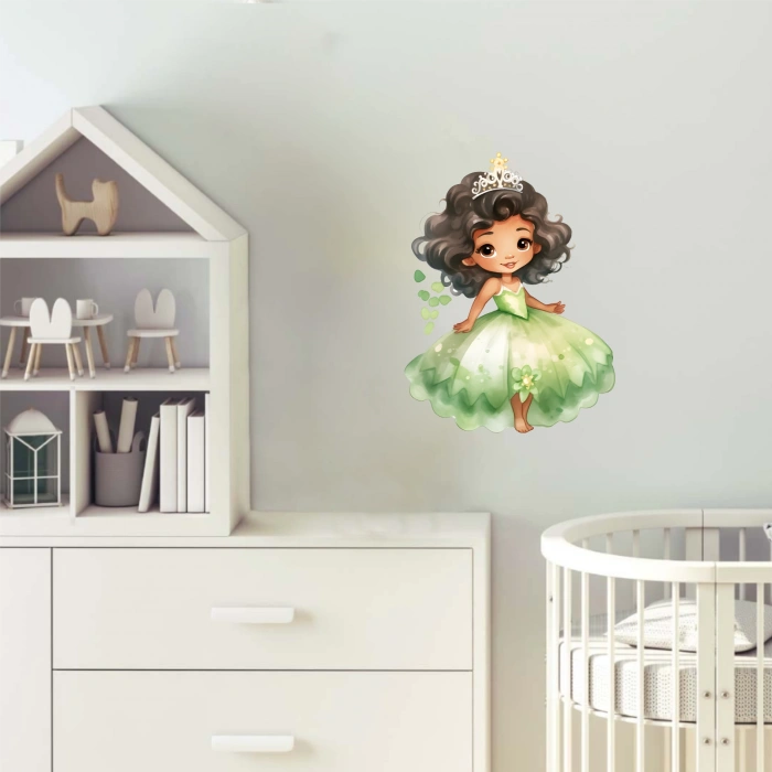 Doğanın Prensesi Taçlı Kız Duvar Stickerı