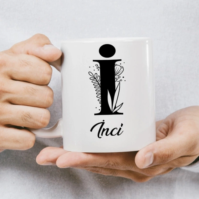 I Siyah Beyaz Çiçekli İsme Özel Kupa