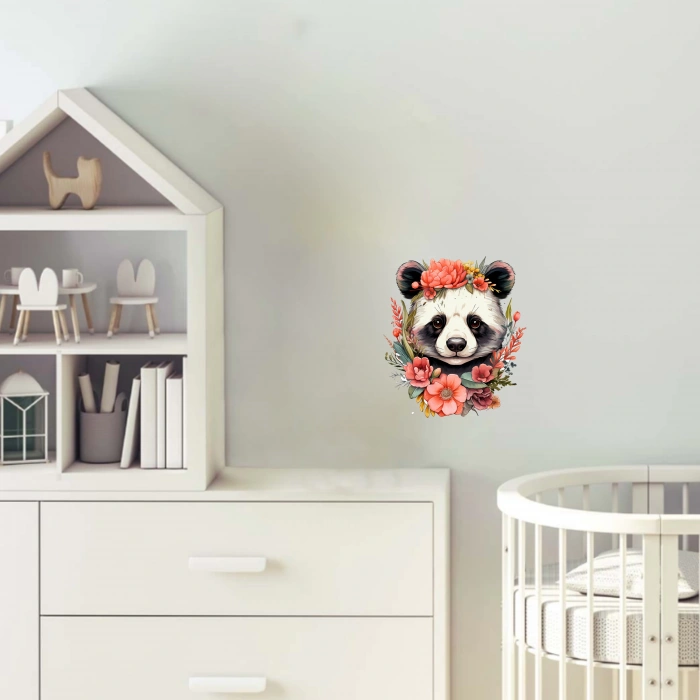 Kırmızı ve Turuncu Çiçek Taçlı Panda Duvar Stickerı