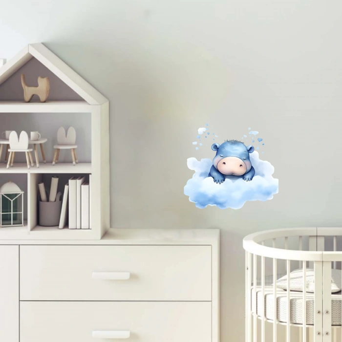 Mavi Bulutlar Arasında Uyuyan Sevimli Su Aygırı Duvar Çıkartması