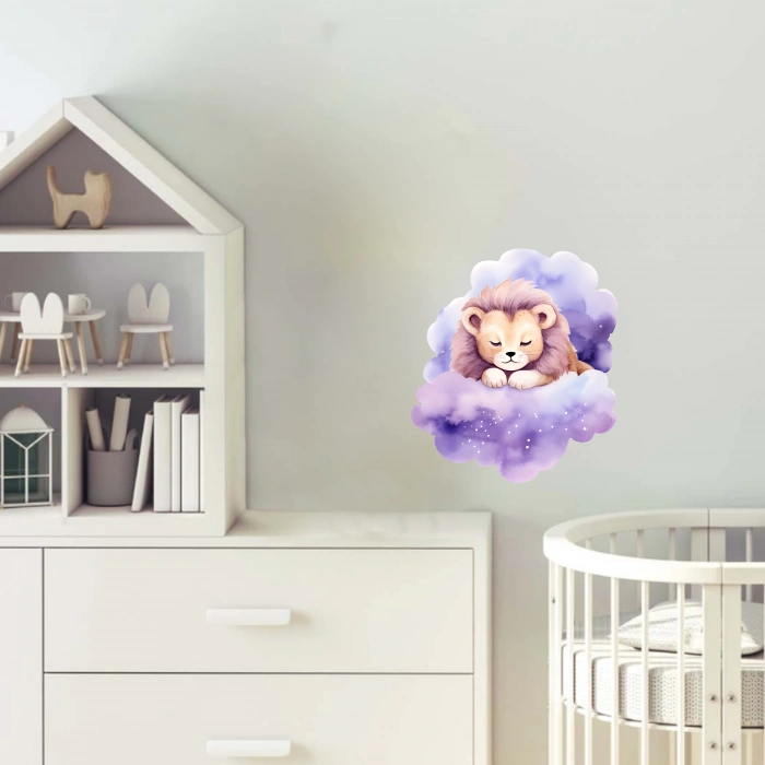 Mor Bulut Üzerinde Uyuyan Mor Yeleli Sevimli Aslan Yavrusu Duvar Çıkartması
