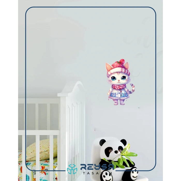 Pofuduk Şapkalı Kış Kedisi Duvar Stickerı