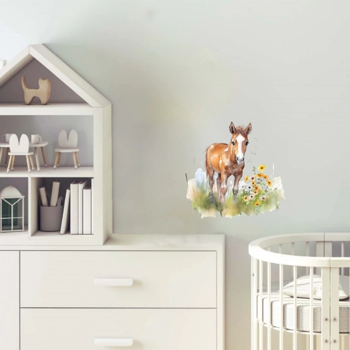 Sarı Çiçek Tarlasında At Yavrusu Duvar Stickerı