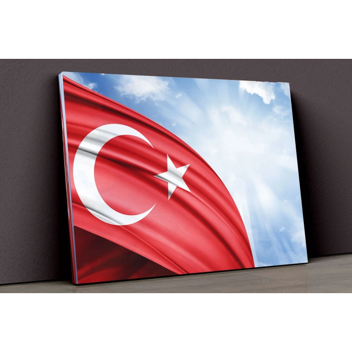 Türk Bayrağı Ve Gökyüzü Kanvas