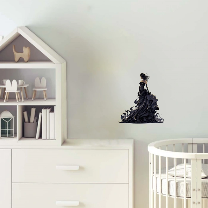 Uzun Siyah Elbiseli Prenses Duvar Stickerı