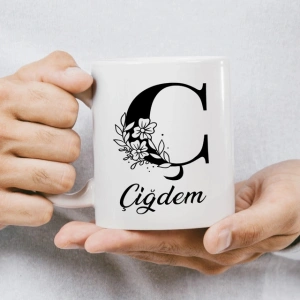 Ç Siyah Beyaz Çiçekli İsme Özel Kupa