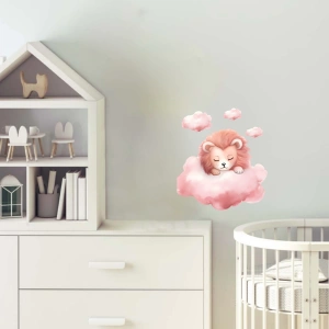 Pembe Bulutlar Arasında Uyuyan Pembe Yeleli Sevimli Aslan Yavrusu Duvar Çıkartması