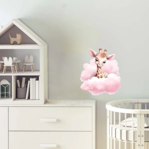 Pembe Bulutlar Arasından Bakan Sevimli Zürafa Duvar Çıkartması