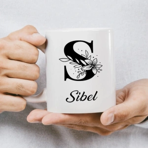 S Siyah Beyaz Çiçekli İsme Özel Kupa