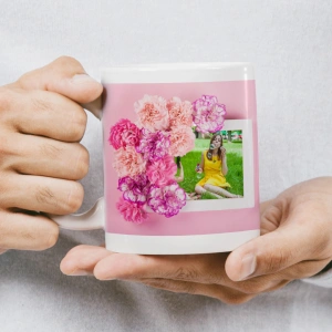 Anneler Günü Kişiye Özel Fotoğraf Baskılı Kupa - Pembe Zemin ve Çiçek Detaylı