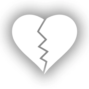 Kırık Kalp Araba Stickeri 17x17 Cm Beyaz