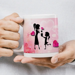 Anneler Günü Kupası - Anneye Çiçek Veren Kız Silüeti