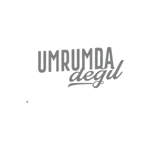 Umrumda Değil Araba Sticker 17x17 Cm Gri