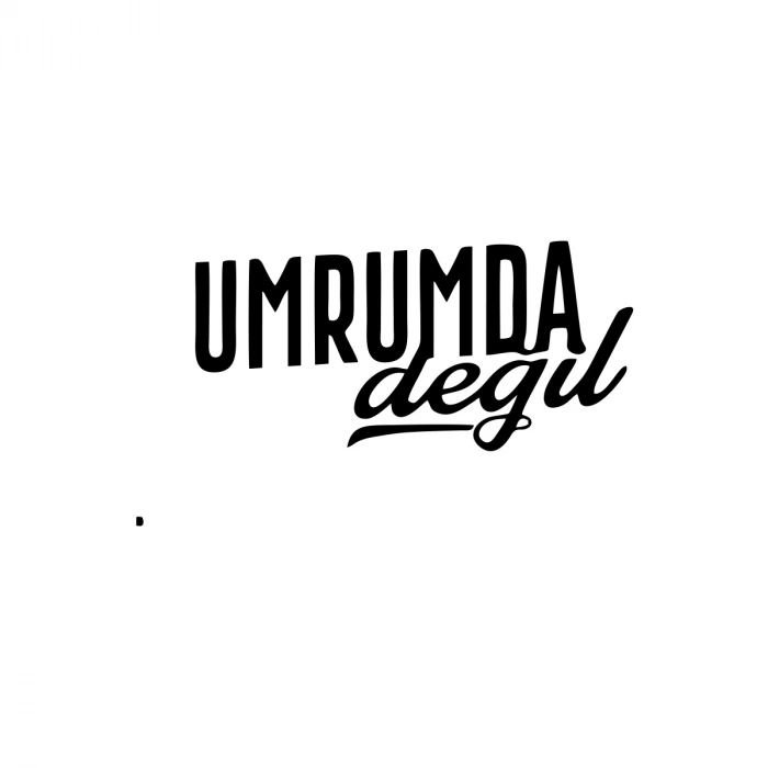 Umrumda Değil Araba Sticker 17x17 Cm Siyah