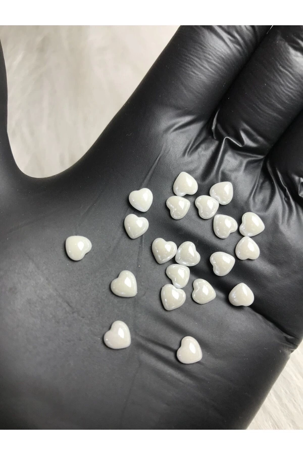 İnci Beyazı 3D Kalp Charm Tırnak Süsleri - 20 Adet