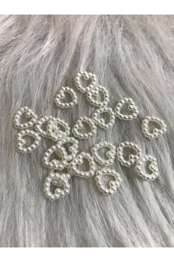 İnci Detaylı 3D Kalp Charm Tırnak Süsü – 20 Adet