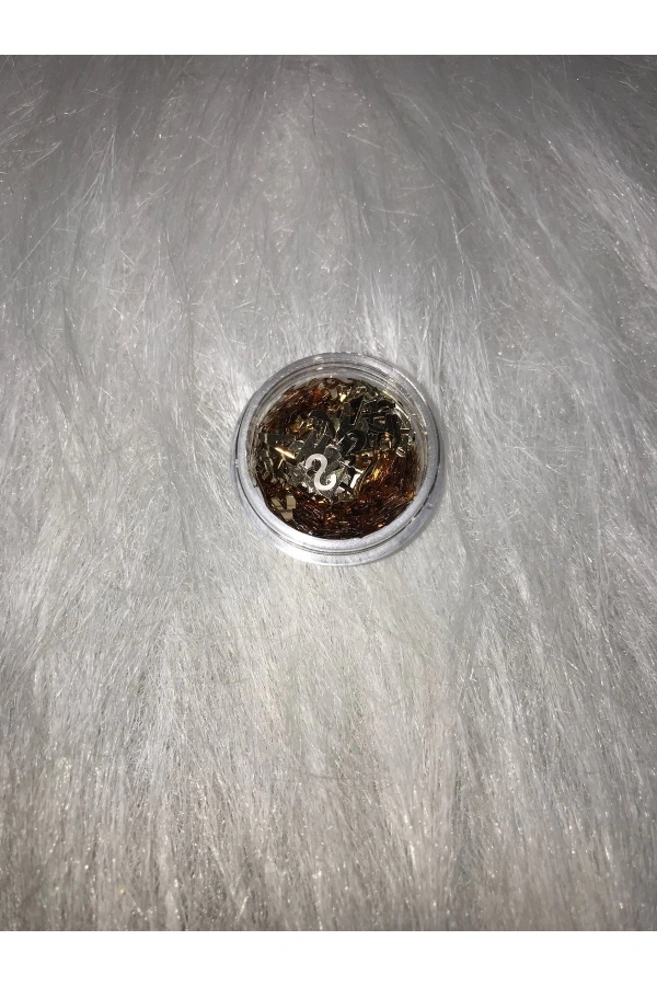 Soluk Altın Metalik Harf Nail Art Süsleri – Şık ve Kişiselleştirilebilir