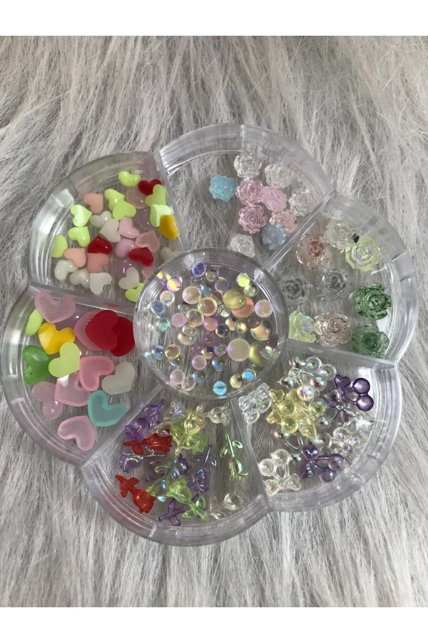 Renkli Nail Art Süs Seti – Kalp, Gül, Kiraz Charm ve Işıltılı Taşlar