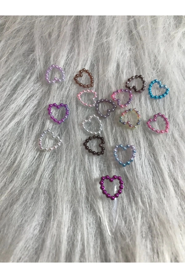 Renkli Kalp Şekilli Charm Tırnak Süsleri - 15 Adet