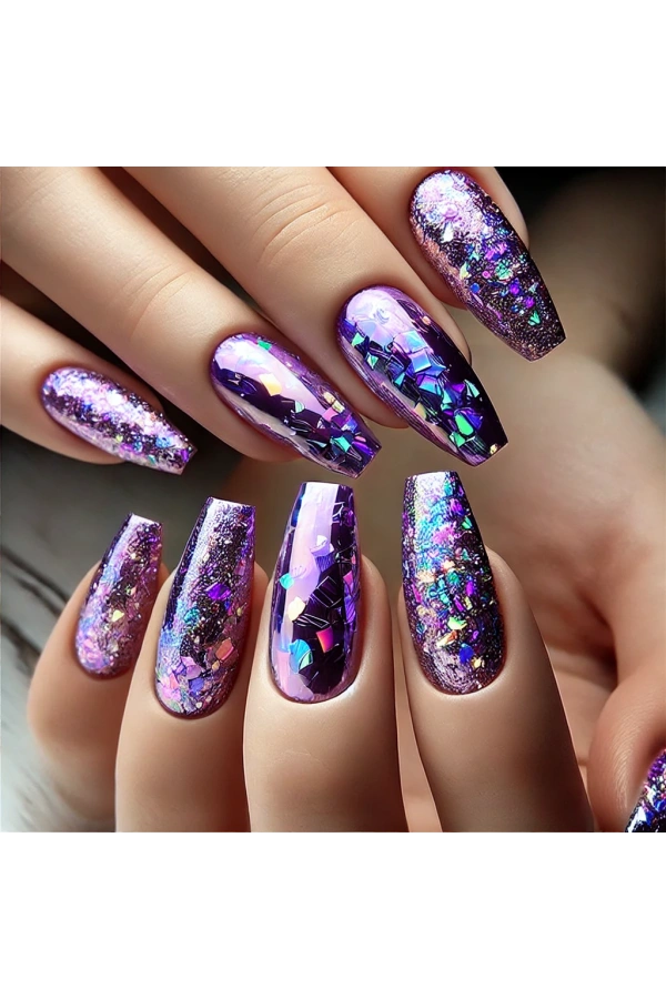 Mor Holografik Kırılmış Folyo Nail Art Süsleri – Parlak ve Işıltılı