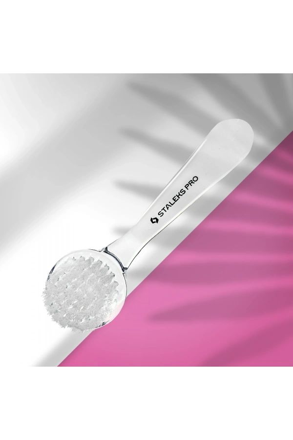 Staleks EXPERT 01 Toz Çıkarması İçin Manikür Fırçası (Kapaklı)
