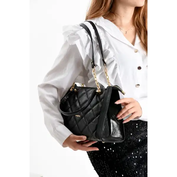 archangel Zincir Askılı Kapitone Desenli Kadın El Çantası – Zarafetin Modern Yorumu