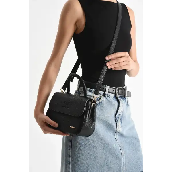 Kısa ve Uzun Askılı Çapraz Çanta – Şıklık ve Fonksiyonellik Bir Arada