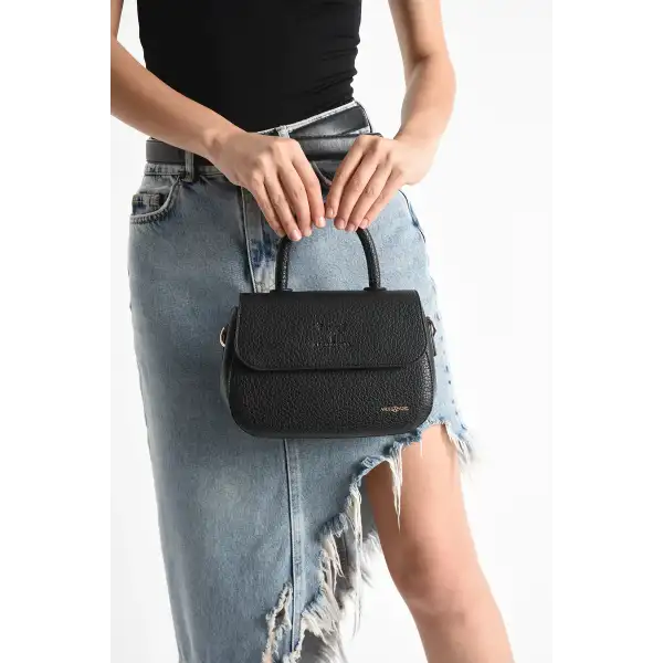 Kısa ve Uzun Askılı Çapraz Çanta – Şıklık ve Fonksiyonellik Bir Arada