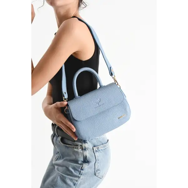 Kısa ve Uzun Askılı Çapraz Çanta – Şıklık ve Fonksiyonellik Bir Arada