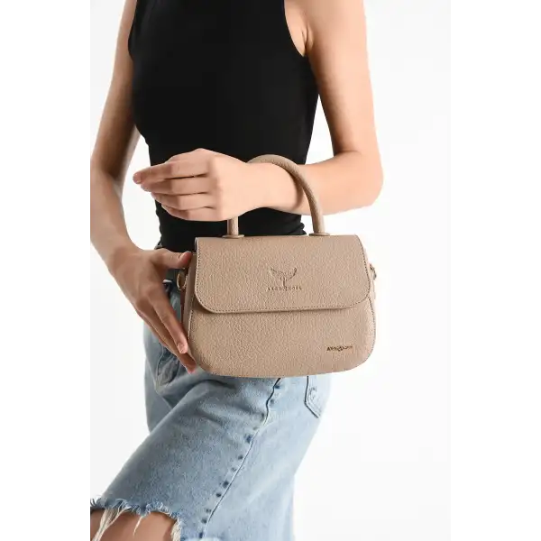 Kısa ve Uzun Askılı Çapraz Çanta – Şıklık ve Fonksiyonellik Bir Arada